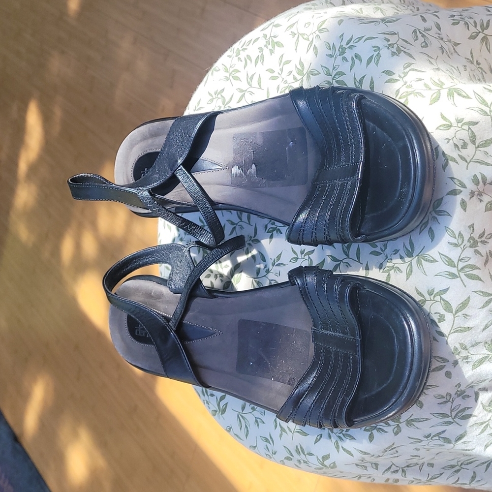 Dansko shoes size 42